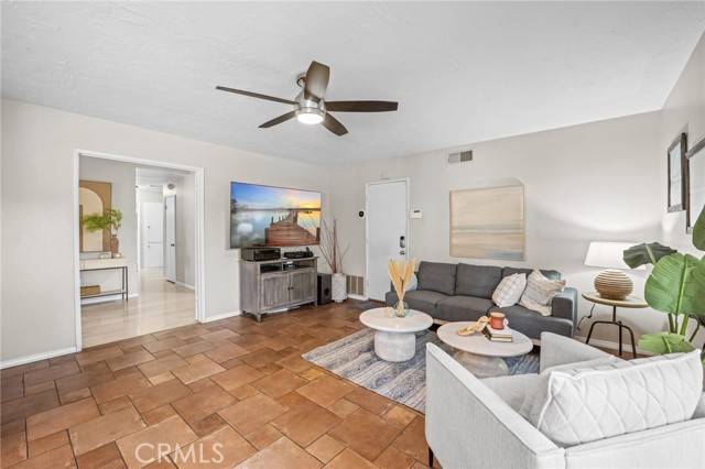 Lake Forest (el Toro), CA 92630,22572 Charwood Circle