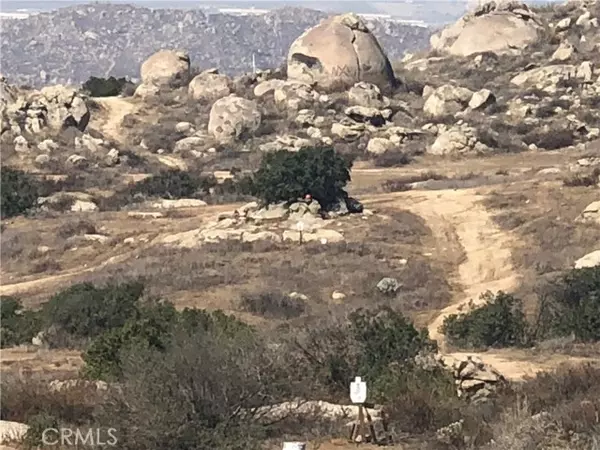 1 McIntyre, Homeland, CA 92585