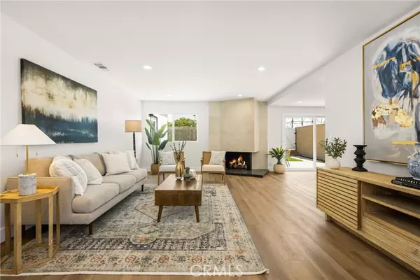 9802 Effingham Drive, Huntington Beach, CA 92646