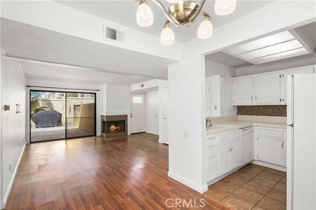 Lake Forest (el Toro), CA 92630,25712 Le Parc #21