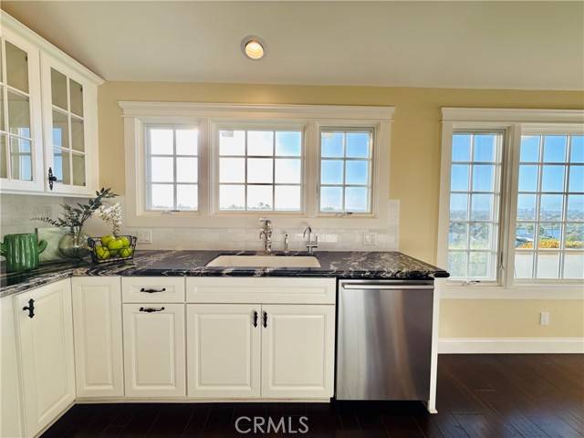 Newport Beach, CA 92660,2839 Carob Street