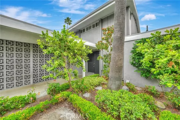 Newport Beach, CA 92660,1008 Buckingham Lane #17