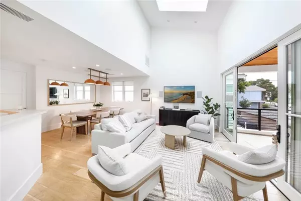 Corona Del Mar (newport Beach), CA 92625,519 Larkspur Avenue