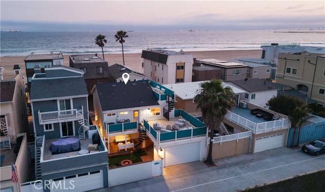 29 Surfside Avenue #B, Surfside (seal Beach), CA 90743