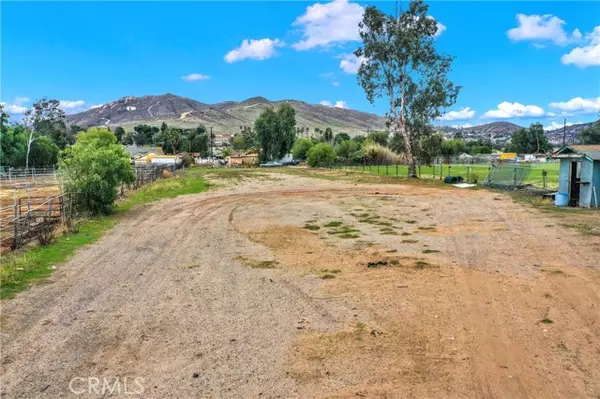 Jurupa Valley, CA 92509,7081 Valley Way