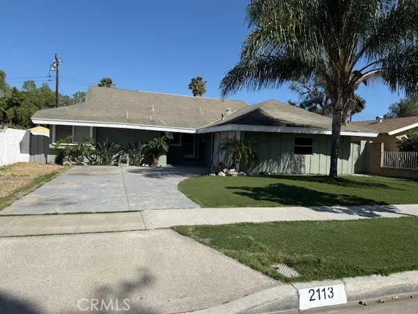 2113 Lewis Street, Santa Ana, CA 92706