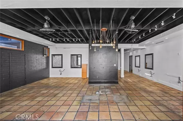 San Clemente, CA 92672,207 S El Camino Real