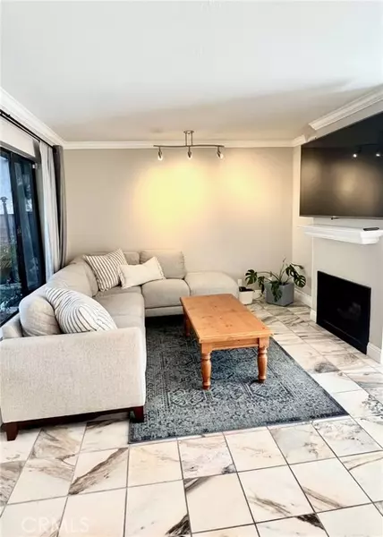 229 W Wilson Street #10, Costa Mesa, CA 92627