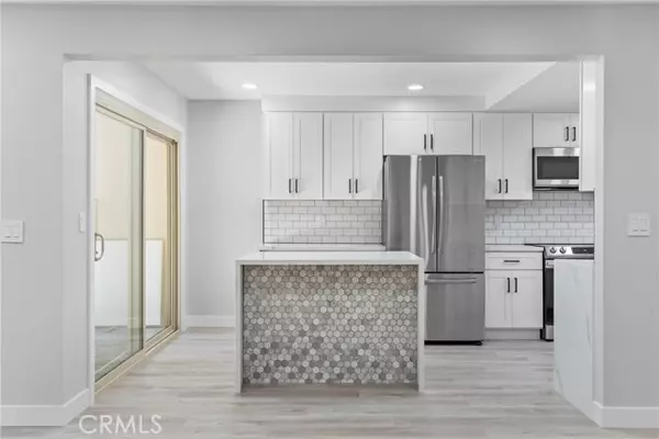 3008 Club House Circle, Costa Mesa, CA 92626