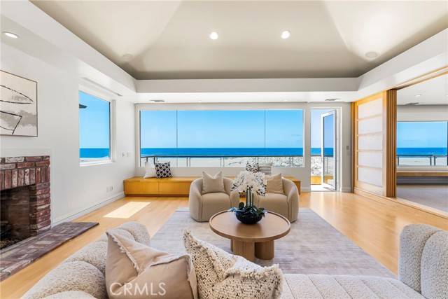 1554 E Oceanfront, Newport Beach, CA 92661