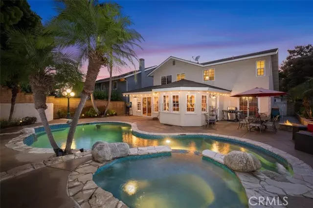 25572 Orchard Rim Ln, Lake Forest (el Toro), CA 92630