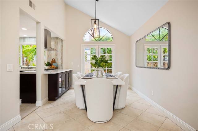 Irvine, CA 92614,20 Chenile