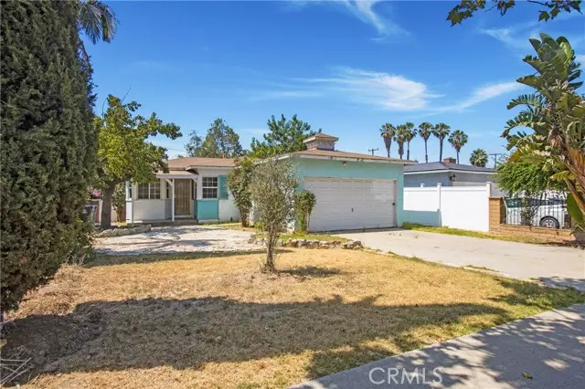 2210 W 7th Street, Santa Ana, CA 92703