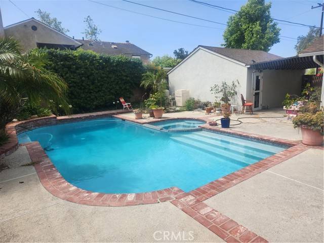 Los Alamitos, CA 90720,3082 Copa De Oro Drive