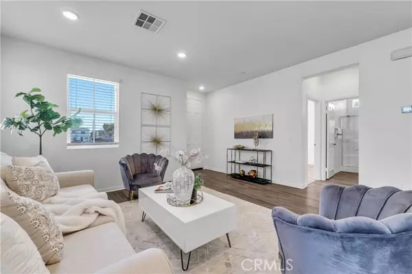 Eastvale, CA 92880,5855 Silveira Street