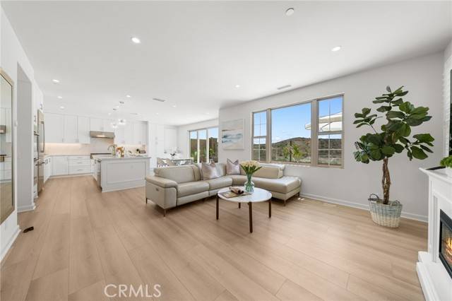 Irvine, CA 92618,246 Canterbury