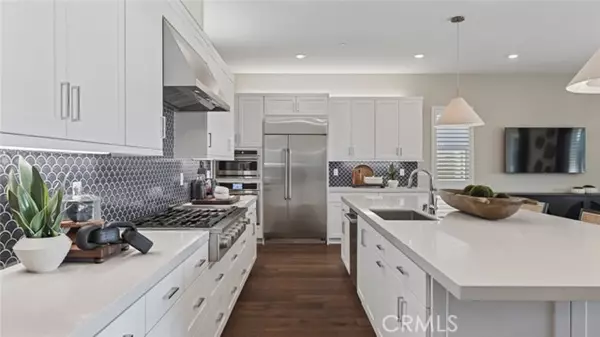 Valencia (santa Clarita), CA 91354,29432 Via Diamante