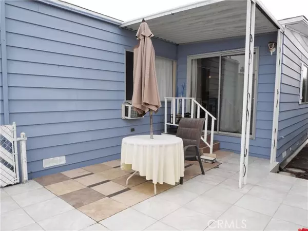 Lake Forest (el Toro), CA 92630,24921 Muirlands Boulevard #202