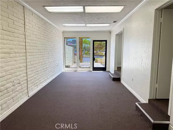 Anaheim, CA 92806,227 S State College Blvd