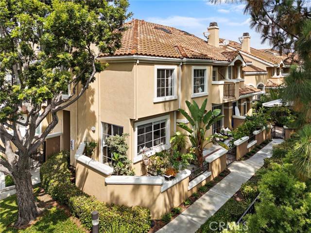 20 Front Row, Aliso Viejo, CA 92656