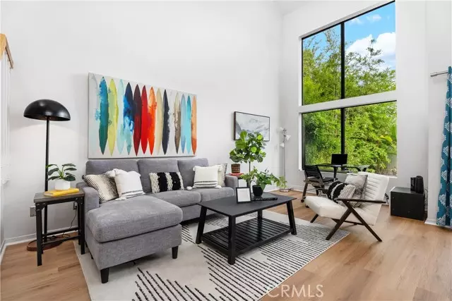 915 Lombard Court, Costa Mesa, CA 92626