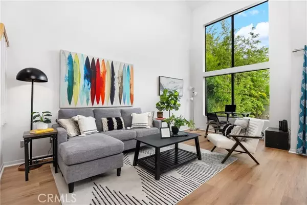 915 Lombard Court, Costa Mesa, CA 92626