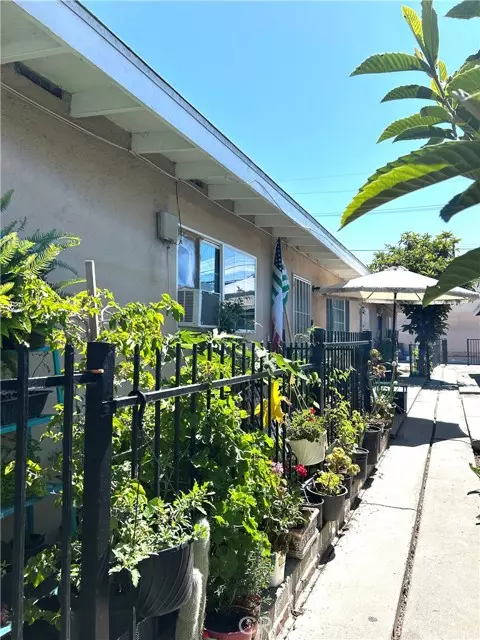 Santa Ana, CA 92707,1813 Evergreen Street