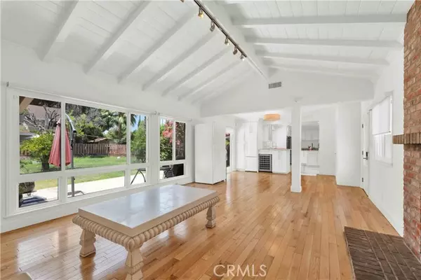 5701 Corbin Avenue, Tarzana (los Angeles), CA 91356