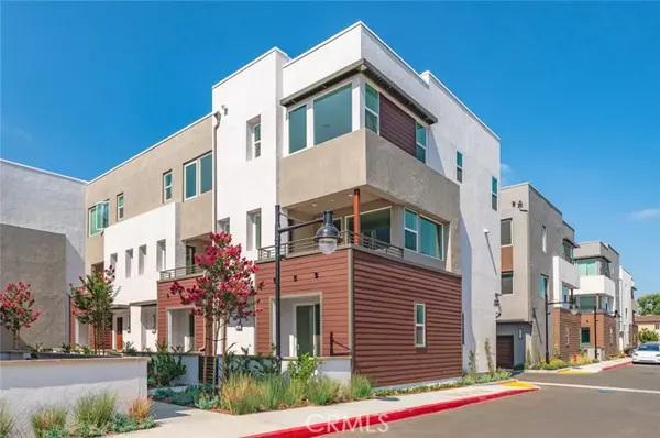 609 S Lyon St, Santa Ana, CA 92705