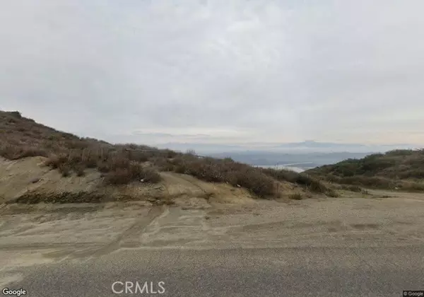 17 Sumner Ave, Lake Elsinore, CA 92530