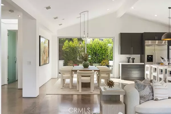 Costa Mesa, CA 92627,223 Robinhood Place