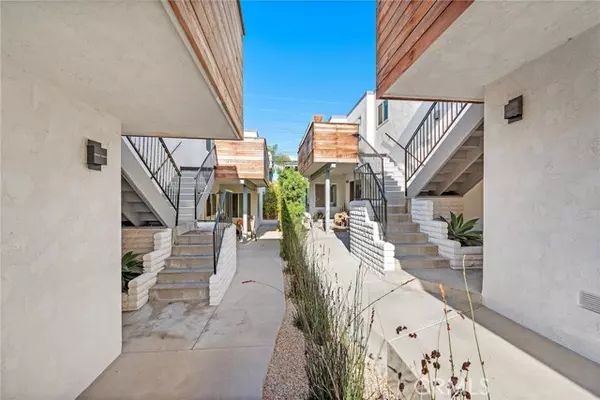 San Clemente, CA 92672,206 Avenida Victoria #C