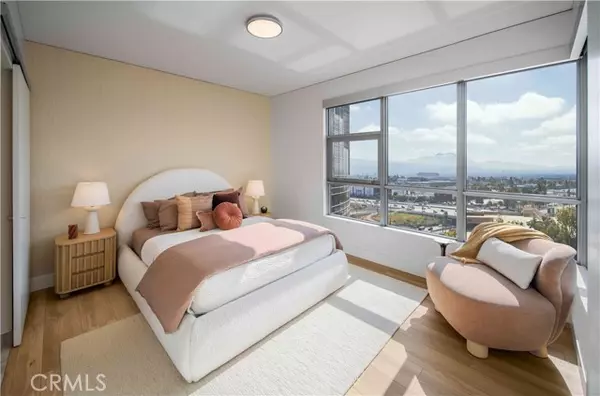 Santa Ana, CA 92707,9 MacArthur Place #803