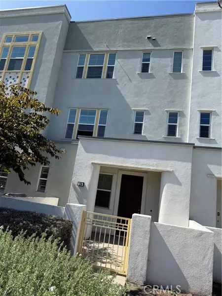 138 Paramount, Irvine, CA 92618