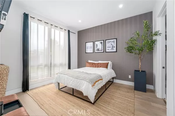 Sherman Oaks, CA 91423,4706 Katherine Avenue