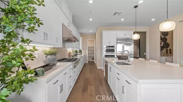 Valencia (santa Clarita), CA 91354,29627 Corte Ballenas