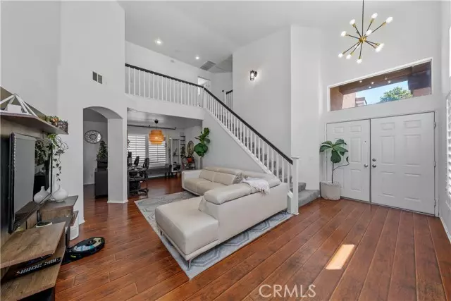 815 Autumn Lane, Corona, CA 92881