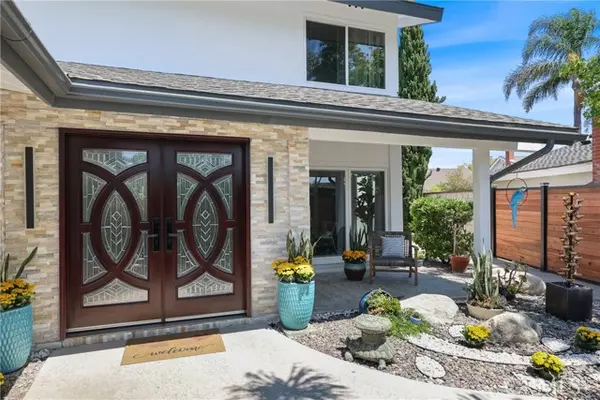 Costa Mesa, CA 92626,2798 Redwing Circle