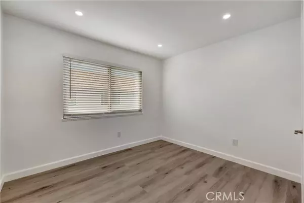 Huntington Beach, CA 92647,6672 Sun Drive #B