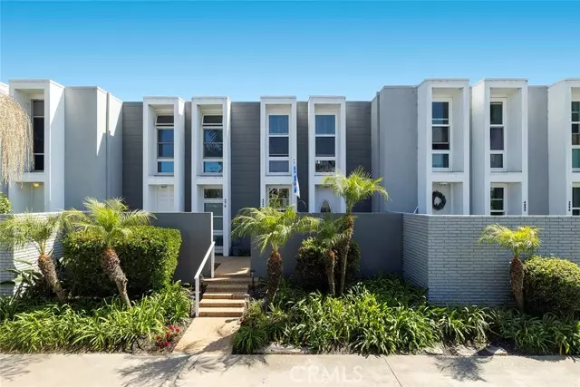 4006 Aladdin Drive, Huntington Beach, CA 92649