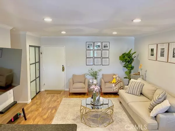 Tarzana (los Angeles), CA 91356,18530 Hatteras Street #309