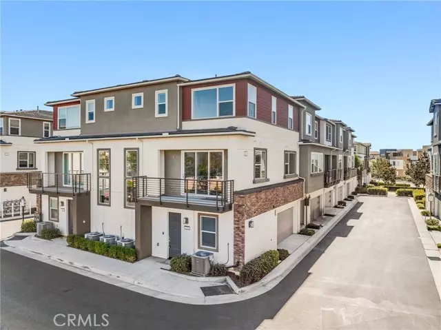 221 Carmona, Lake Forest (el Toro), CA 92630