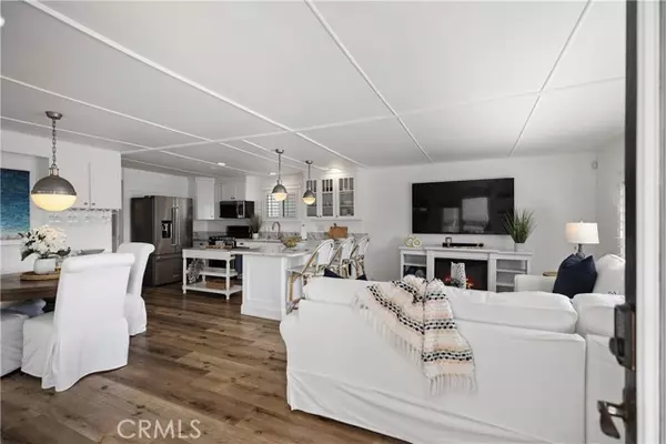 Newport Beach, CA 92660,264 Mayflower Drive