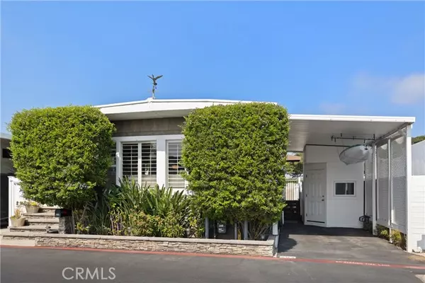 Newport Beach, CA 92660,264 Mayflower Drive