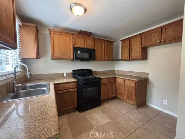 Canoga Park (los Angeles), CA 91303,7447 Loma Verde Avenue