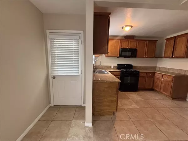 Canoga Park (los Angeles), CA 91303,7447 Loma Verde Avenue