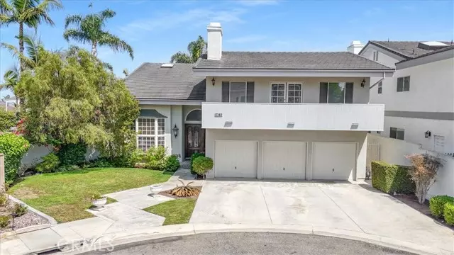 17182 Hillside Circle, Huntington Beach, CA 92649