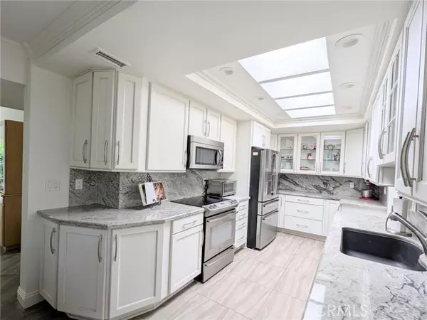 Laguna Woods, CA 92637,3484 Bahia Blanca #A