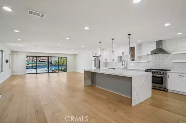 Lake Forest (el Toro), CA 92630,21922 Erie Lane