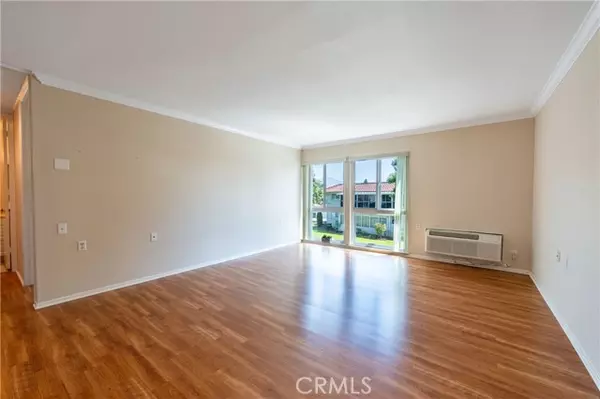 Laguna Woods, CA 92637,2267 Via Puerta #D
